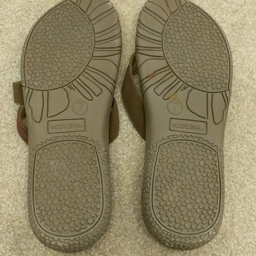 Suede top flip flops - Picture 3 of 3